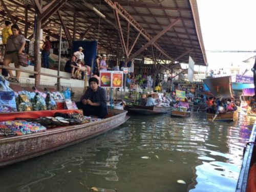 バンコクから行く水上マーケットはダムヌンサドゥアックがおすすめ6
