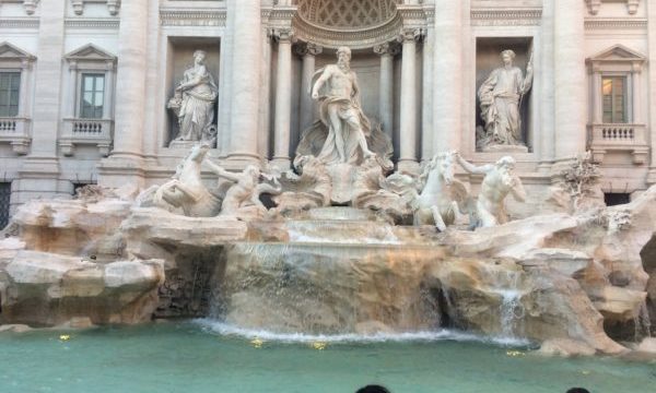 少し離れたところにある「ローマ歴史地区」の世界遺産を観光してみよう2