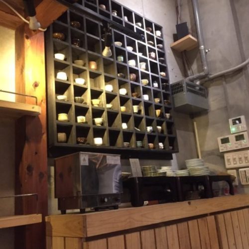 鎮座タキビヤ選りすぐりの日本酒をこだわりのおちょこを選んでいただく